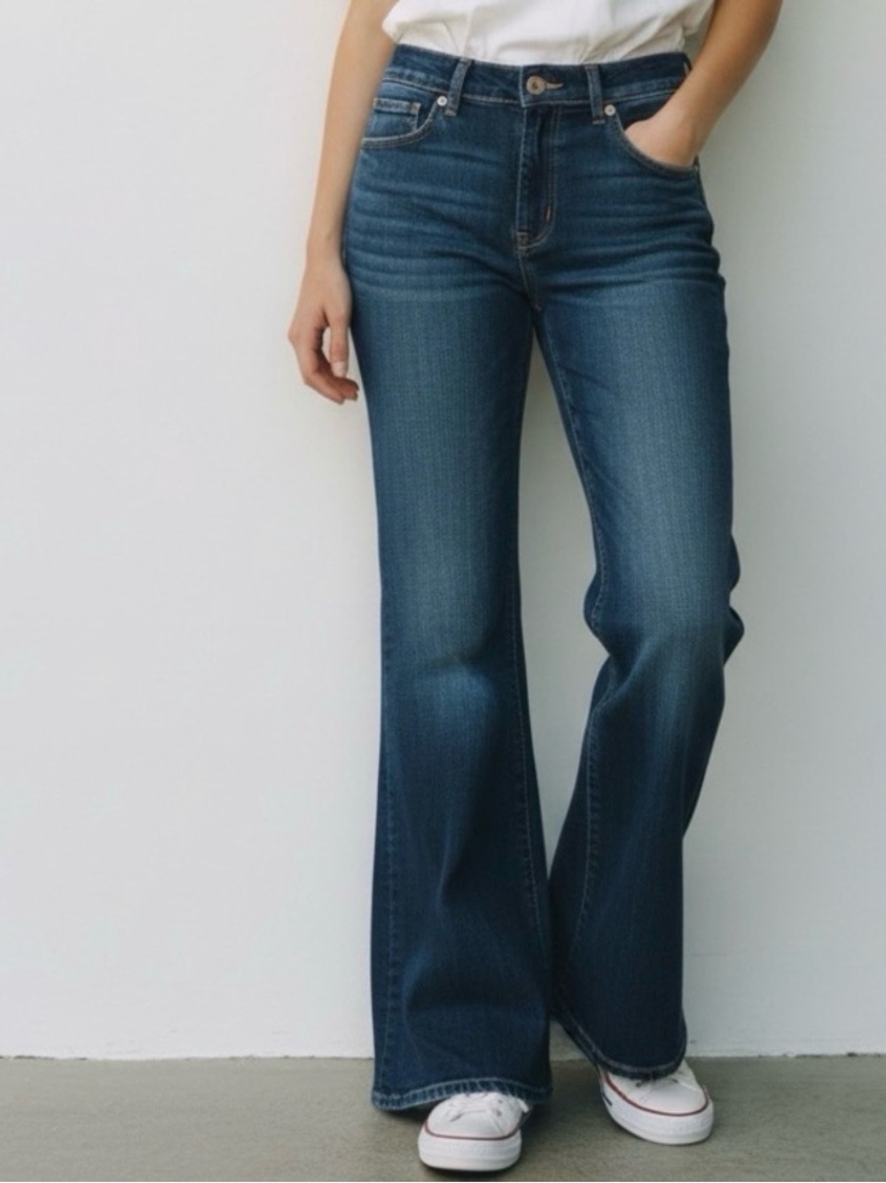 🫶🏻 Express 70’s Flare Mid-Rise Dark Blue Flare Jeans 2S (28 x 30)